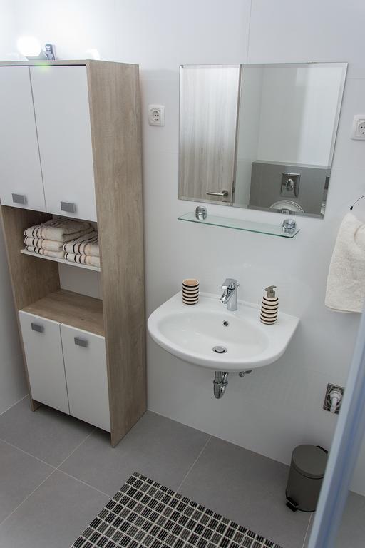 Apartment Gamma With Hydromassage Mini Pool Near Split Žrnovnica Zewnętrze zdjęcie