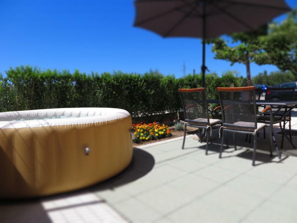 Apartment Gamma With Hydromassage Mini Pool Near Split Žrnovnica Zewnętrze zdjęcie