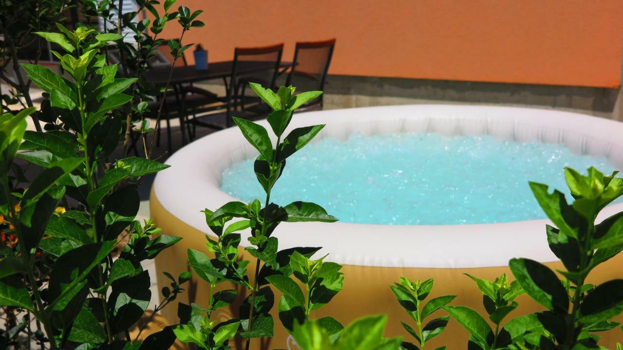 Apartment Gamma With Hydromassage Mini Pool Near Split Žrnovnica Zewnętrze zdjęcie